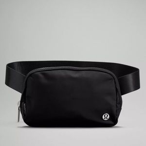 Lululemon Everywhere Belt Bag - Black